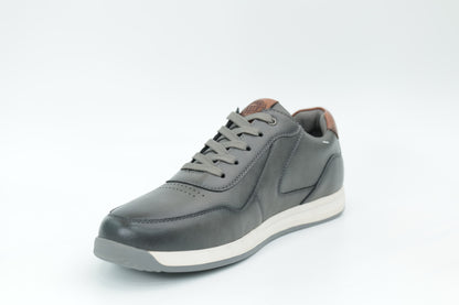Sports shoes