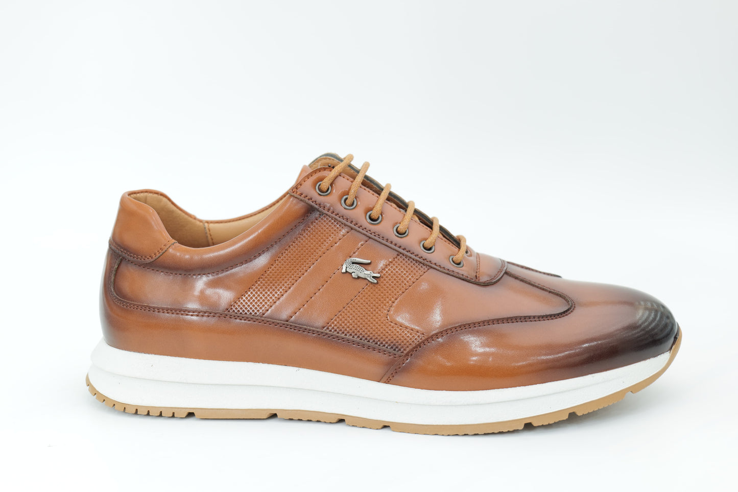 Sports shoes