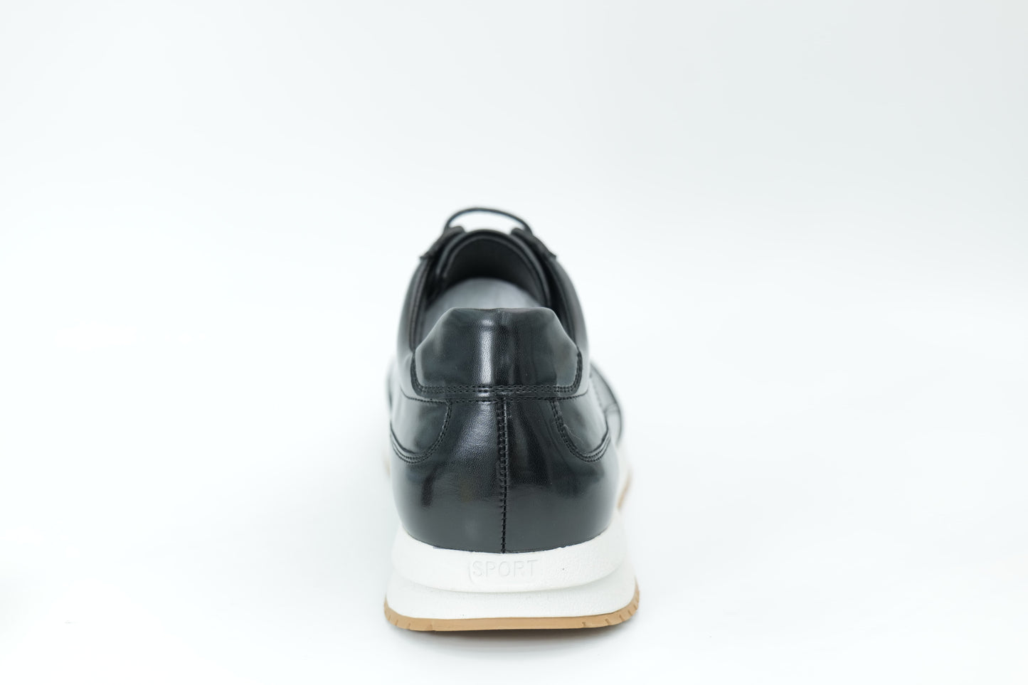 Sports shoes