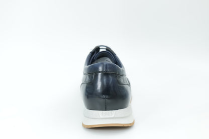 Sports shoes