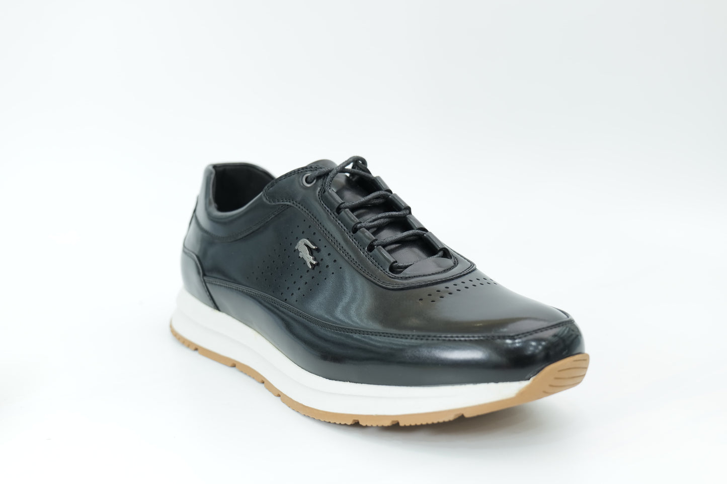 Sports shoes
