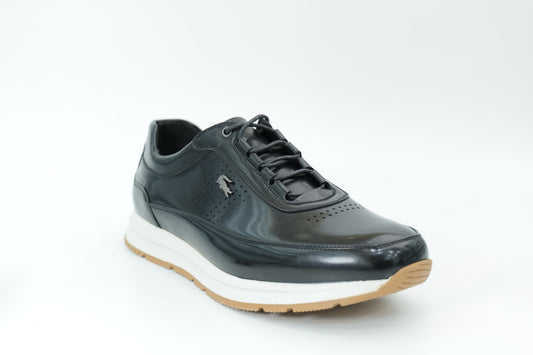 Sports shoes