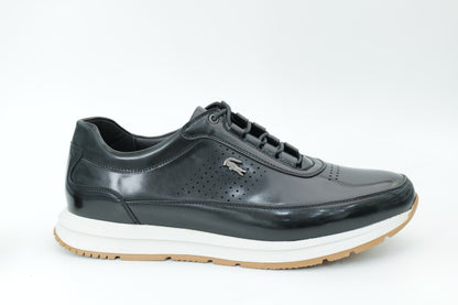 Sports shoes