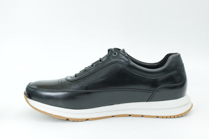Sports shoes