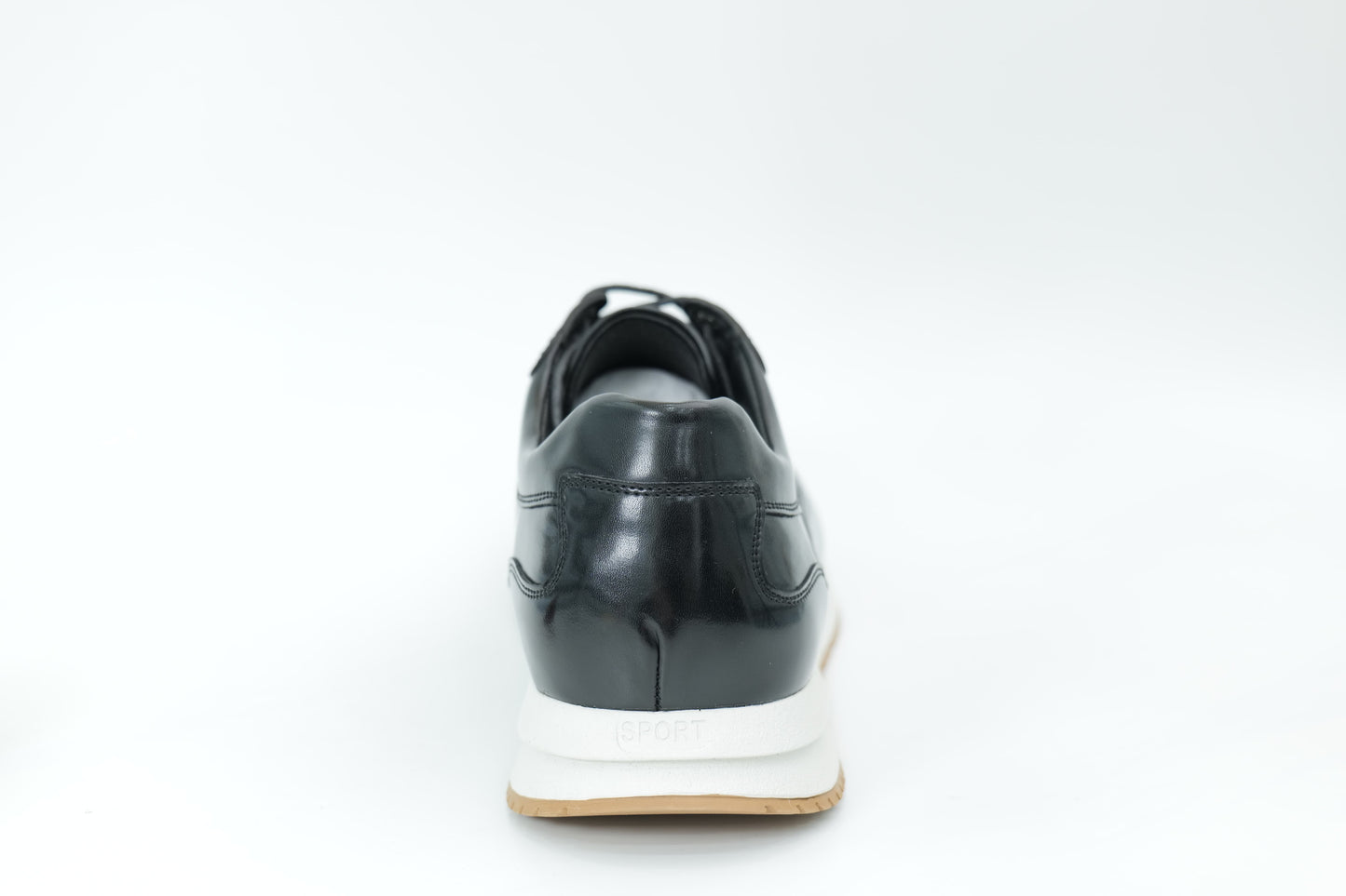 Sports shoes