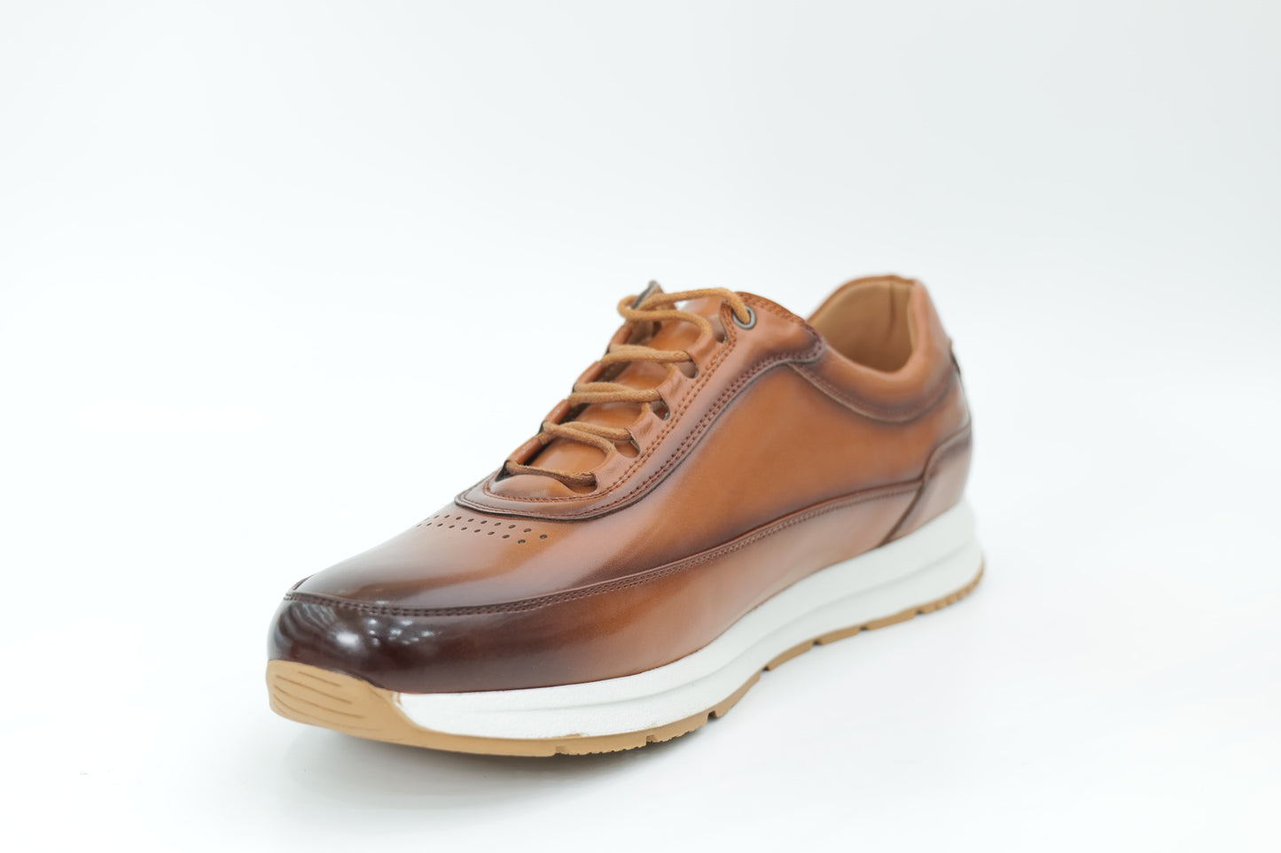 Sports shoes
