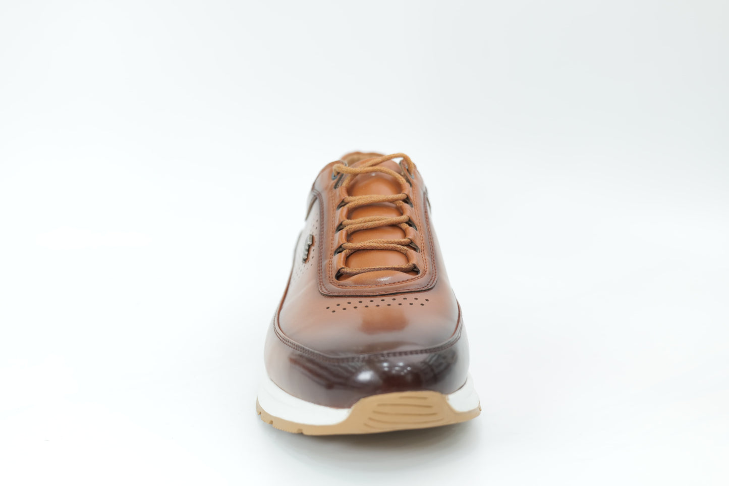 Sports shoes