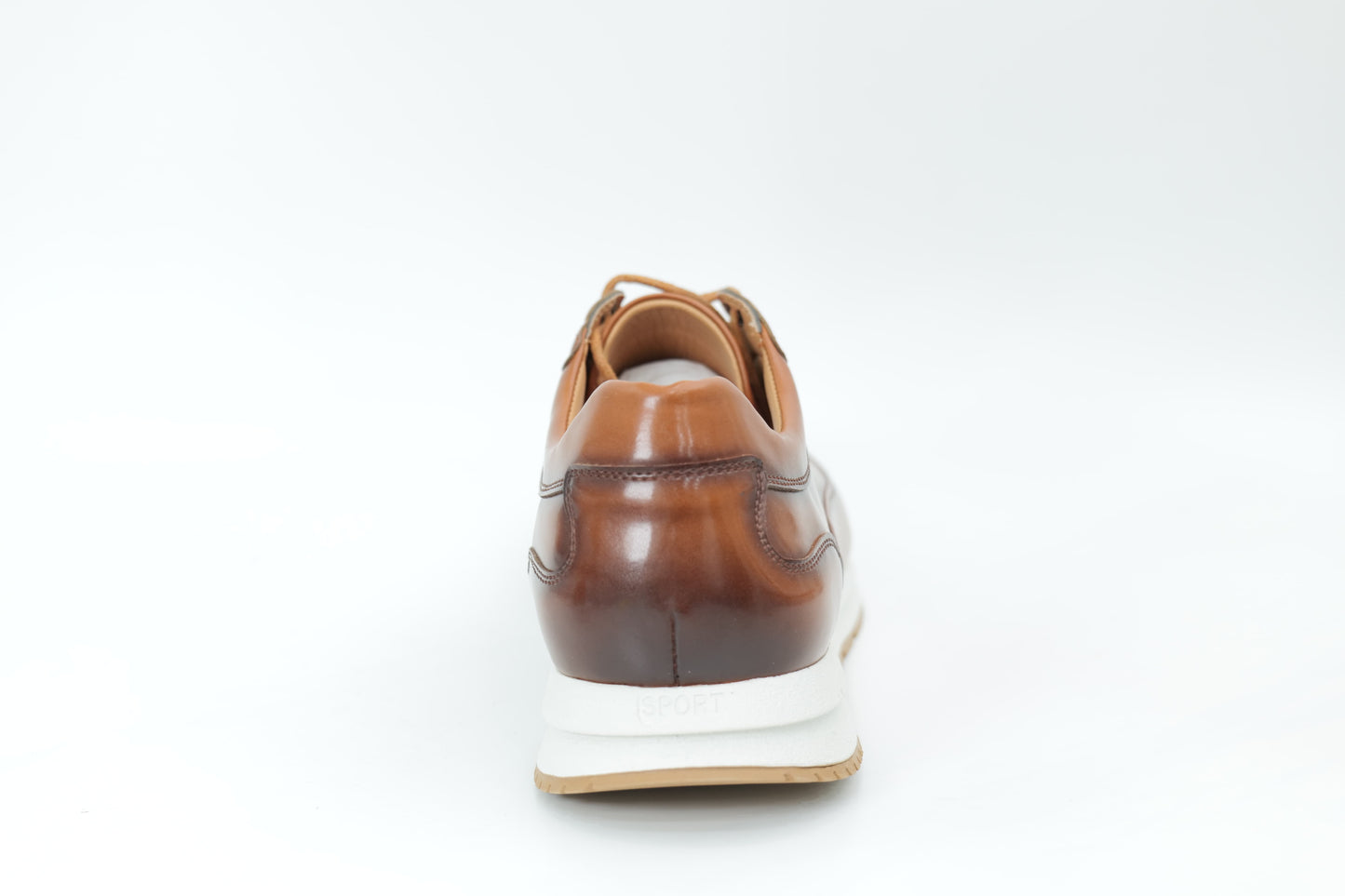 Sports shoes