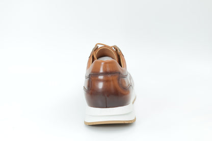 Sports shoes