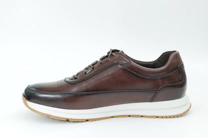 Sports shoes