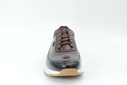 Sports shoes