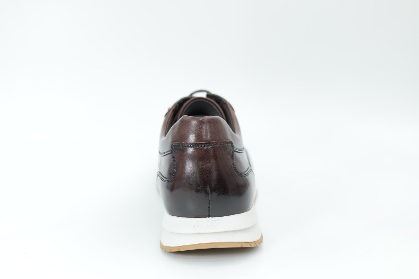 Sports shoes