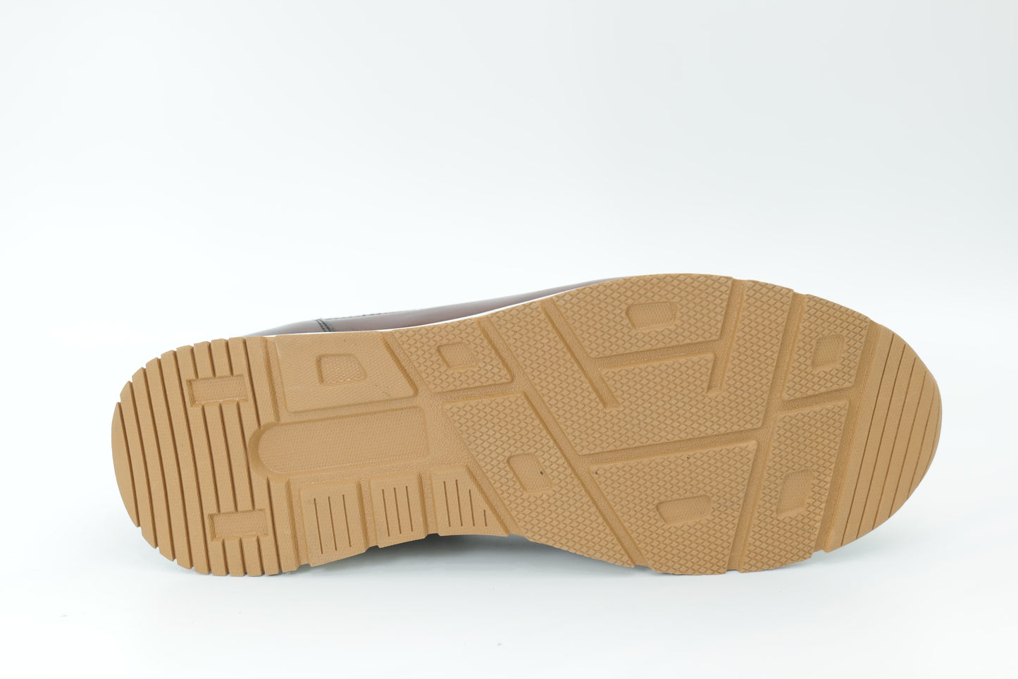 Sports shoes