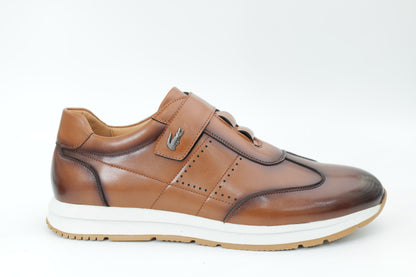 Sports shoes