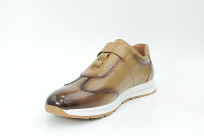 Sports shoes