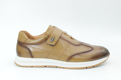 Sports shoes