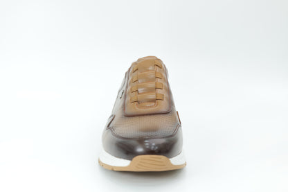 Sports shoes