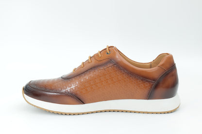 Sports shoes