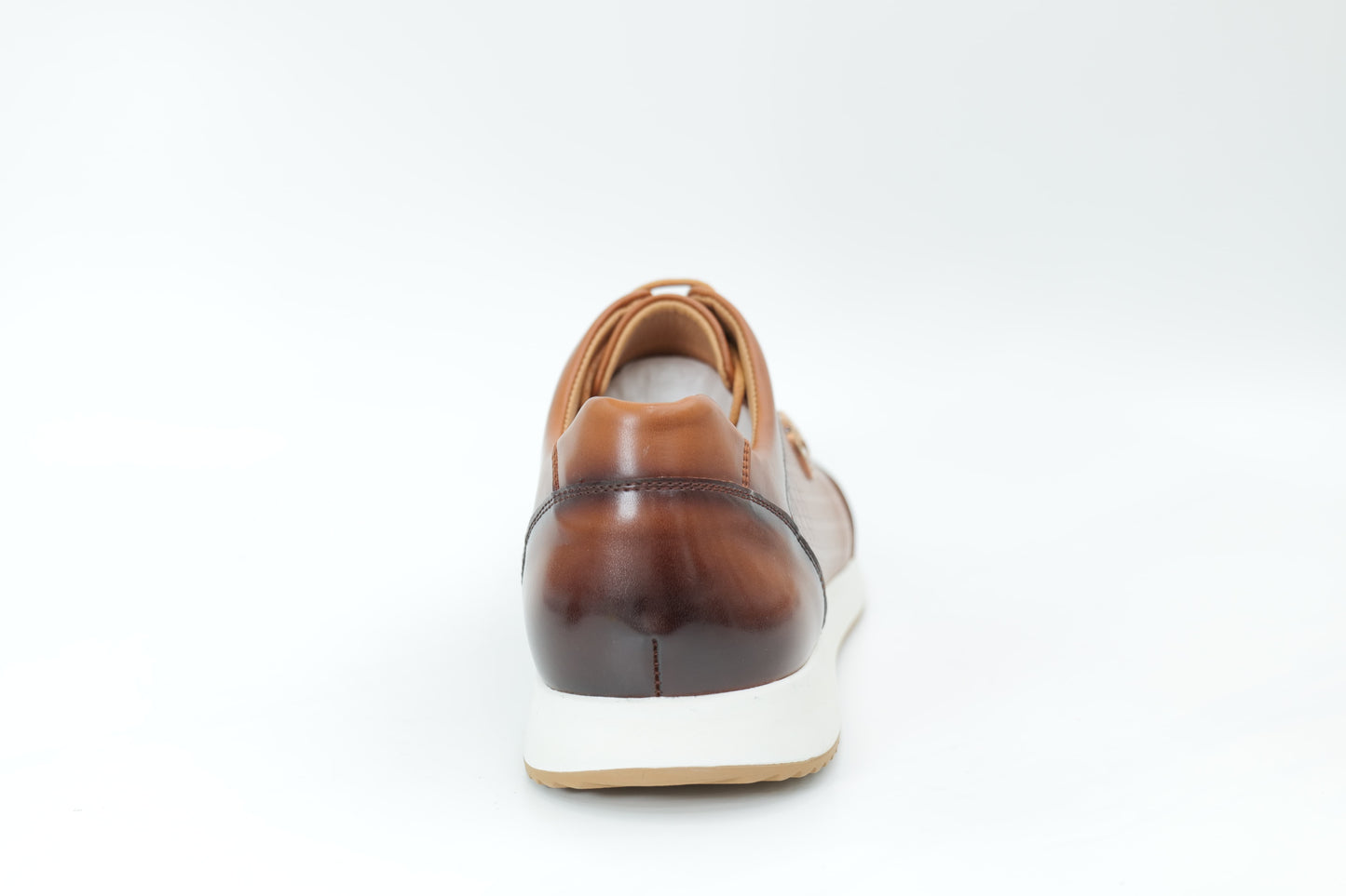 Sports shoes