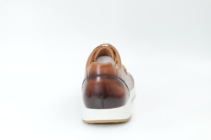Sports shoes
