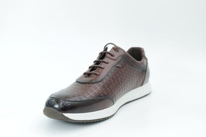 Sports shoes