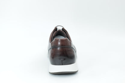 Sports shoes