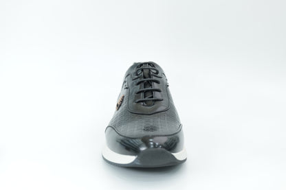 Sports shoes