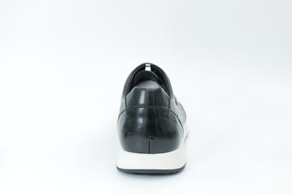 Sports shoes