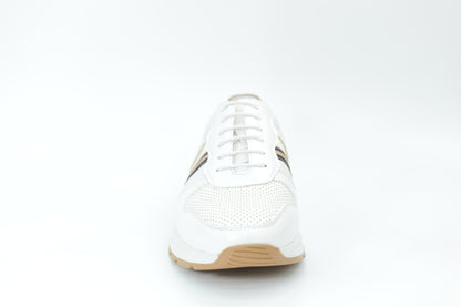 Sports shoes