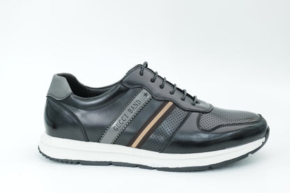 Sports shoes