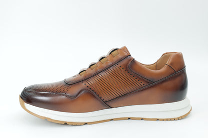 Sports shoes