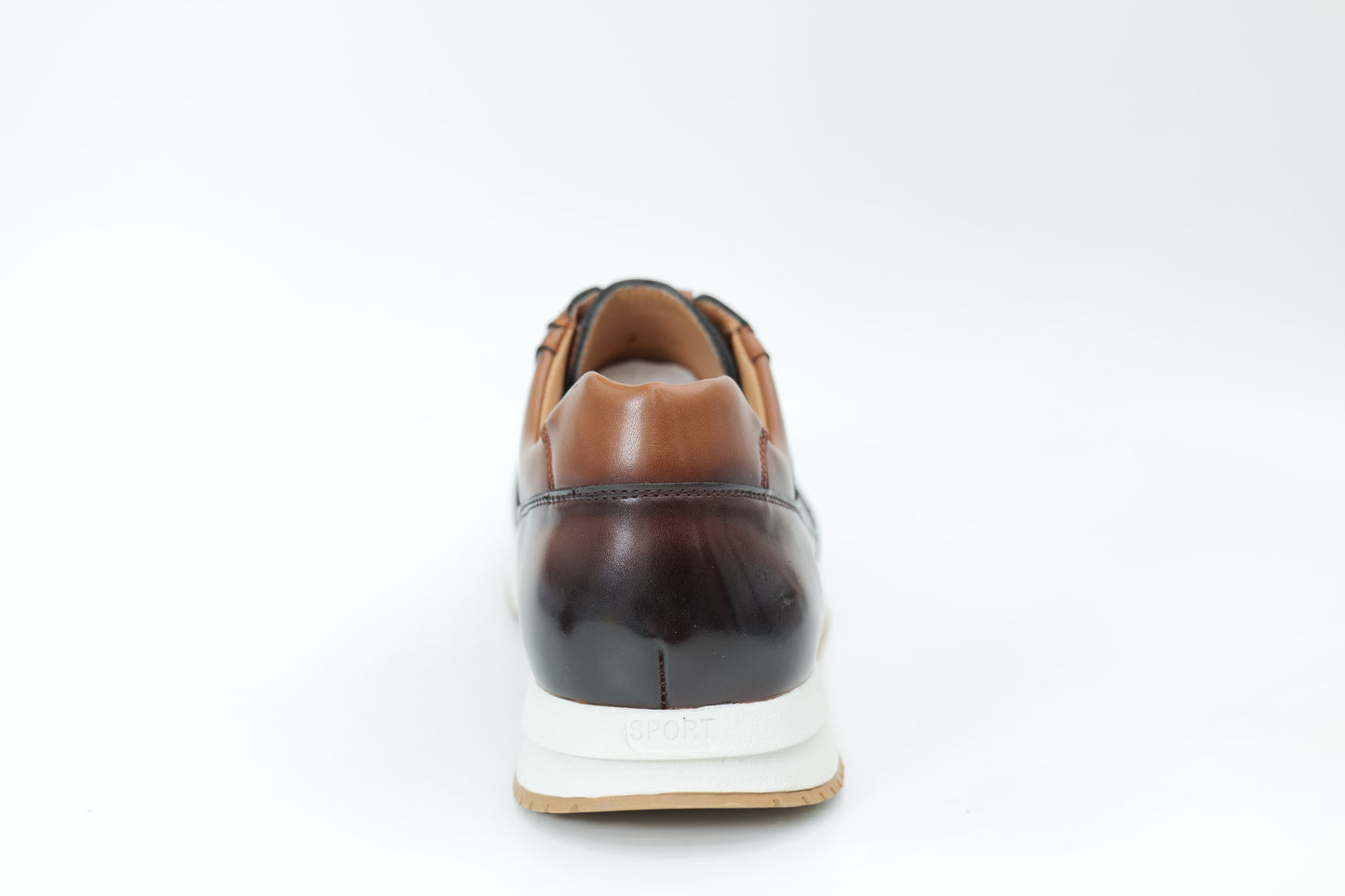 Sports shoes