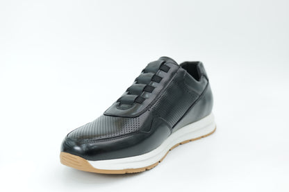 Sports shoes