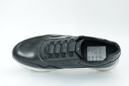 Sports shoes