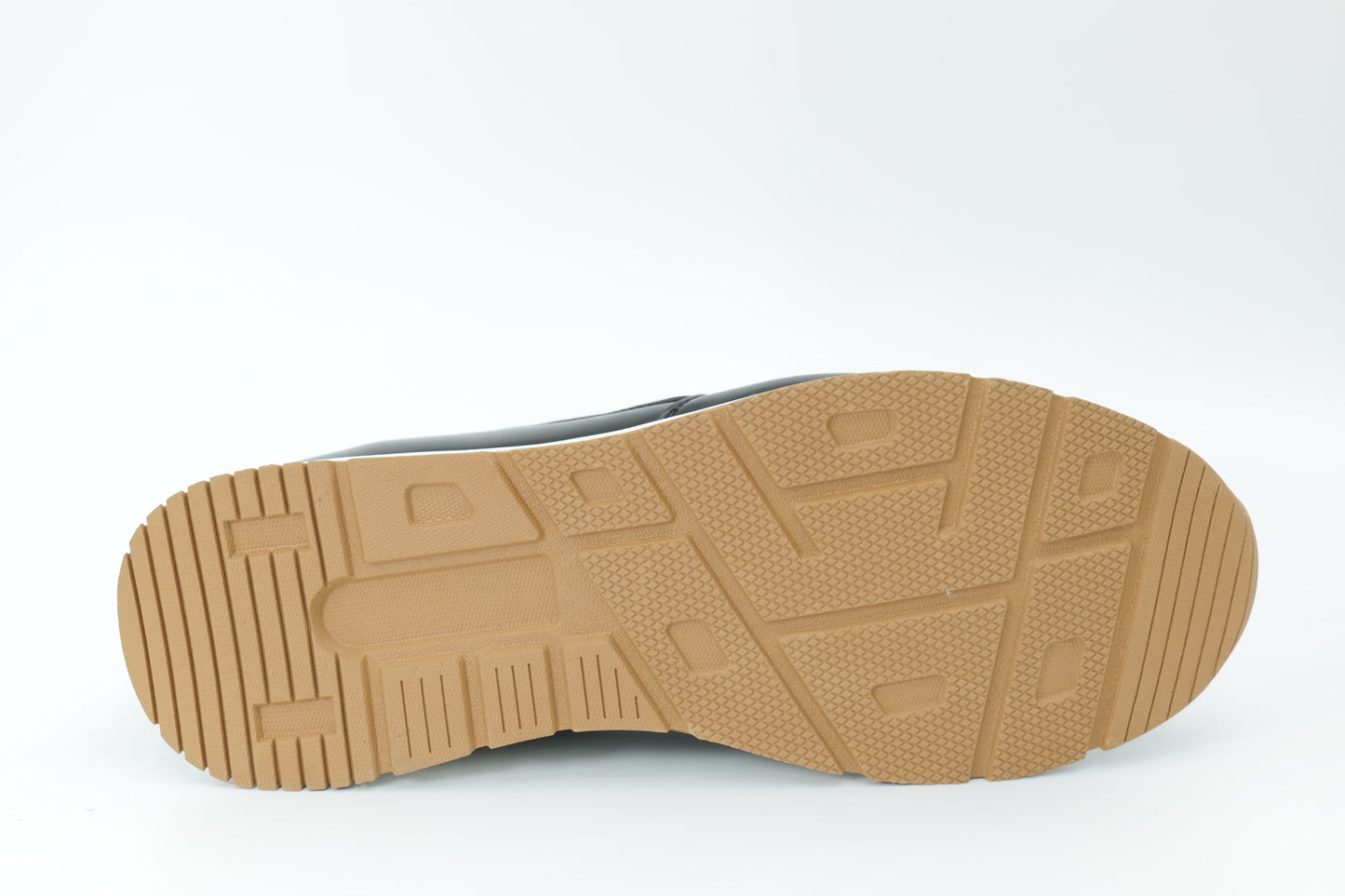 Sports shoes