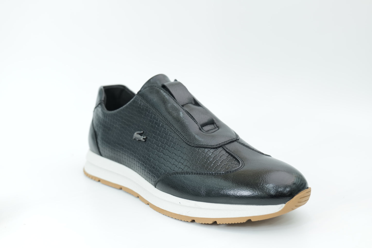Sports shoes