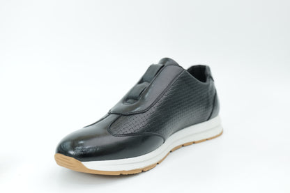 Sports shoes