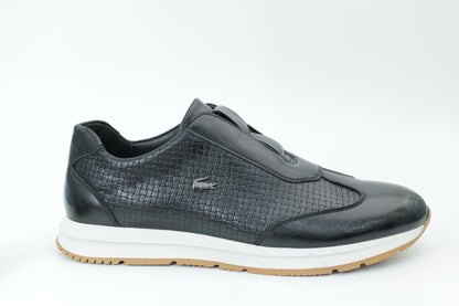 Sports shoes