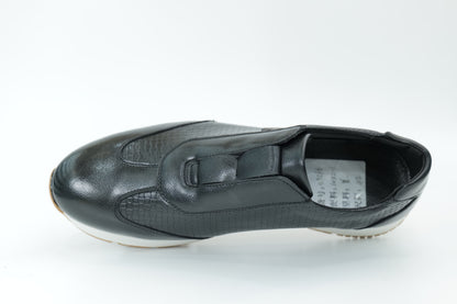 Sports shoes