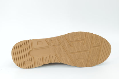 Sports shoes